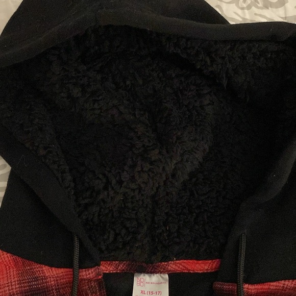 No Boundaries Sweater Size XL - Picture 2 of 3